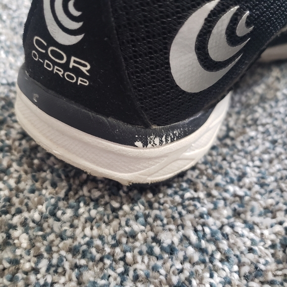 Topo Athletic COR shoes, black/white,  size 6.5 - Picture 9 of 13